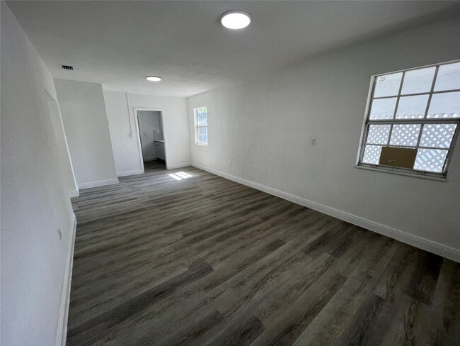 Photo - 5615 SW 40th St