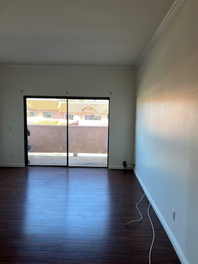 10943 Laurel Canyon Blvd Unidad C-20