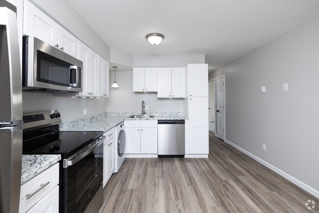 2BR, 1BA - 752SF - Kitchen - Geneva Estates