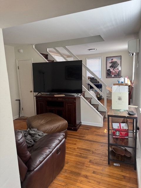 Photo - 123 Hemlock Aly