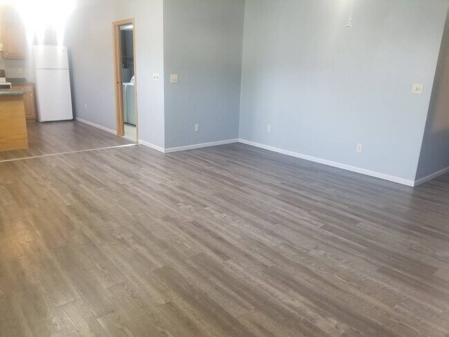 Photo - 200 W St Paul St