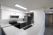 2 BR, 1 BA - 908SF