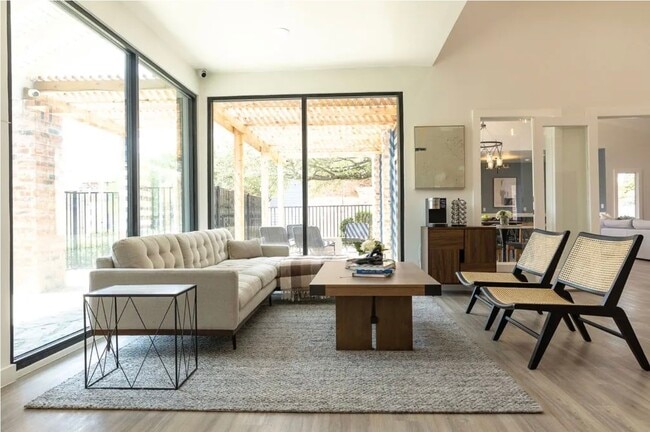 Photo - 2170 Thousand Oaks Dr Unidad 1223Q