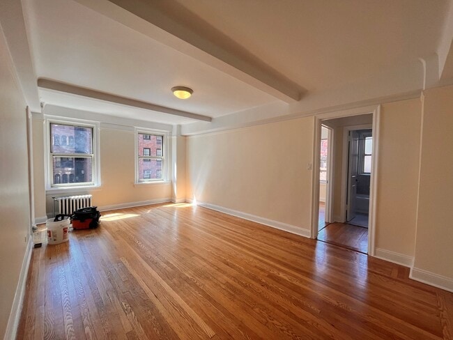 Photo - 25 E 10th St Unidad 4F