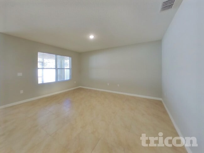 Photo - 530 Squires Grove Dr