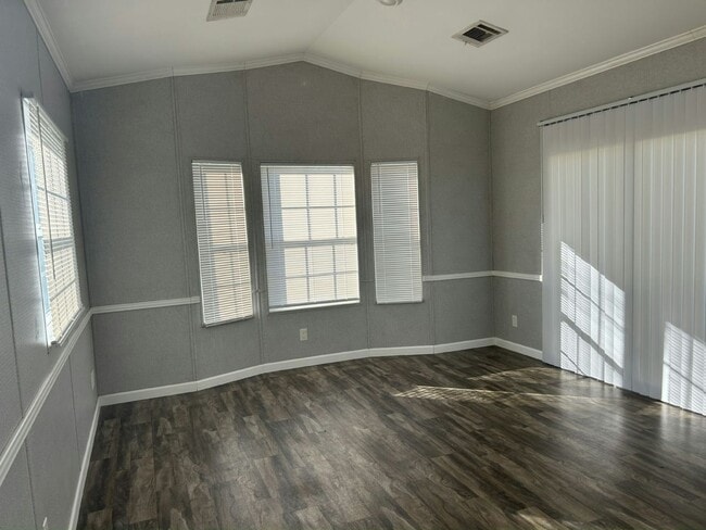 Photo - 6941 MacDonald Ct