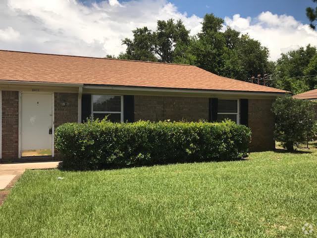 Building Photo - Apartment in Gulf Breeze