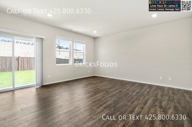 Photo - 1342 SW Pendleton Way