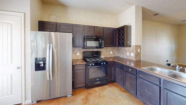 Photo - 4621 Kind Way