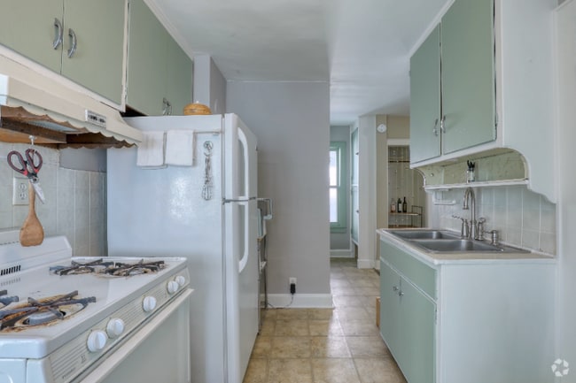 Building Photo - 2542 S Austin St Rental