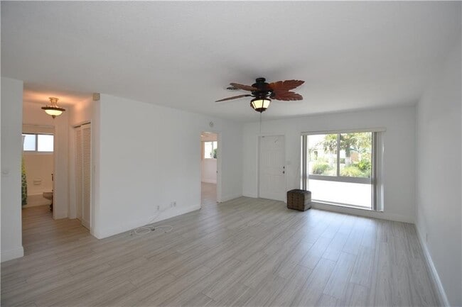 Photo - 1711 NE 60th St