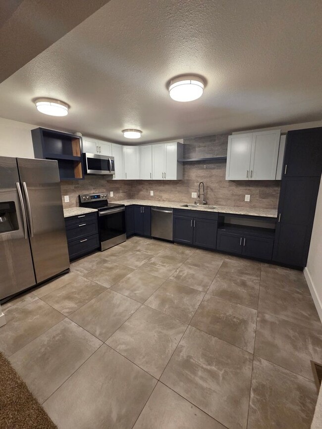 Photo - Tacoma 3+ Bedroom Beautiful Craftsman Home!!