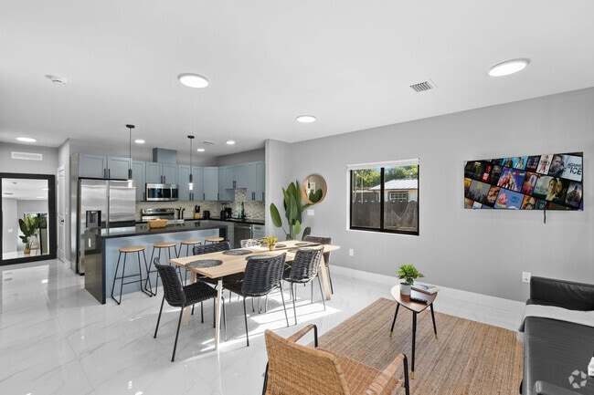 Building Photo - 1350 NW 28th St Rental