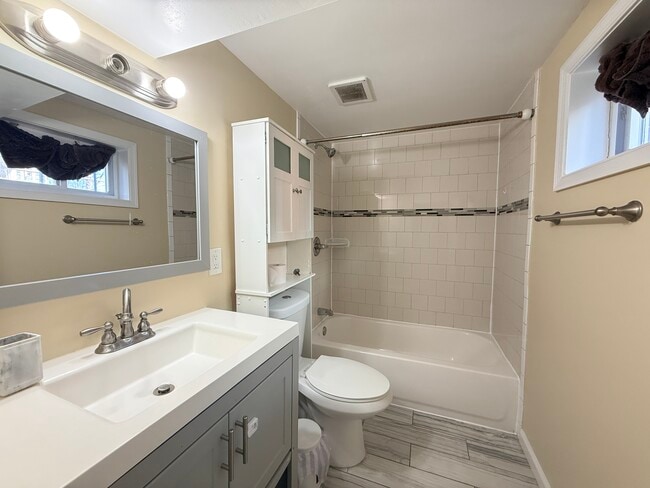 Photo - 8714 Edmonston Rd Unit 2