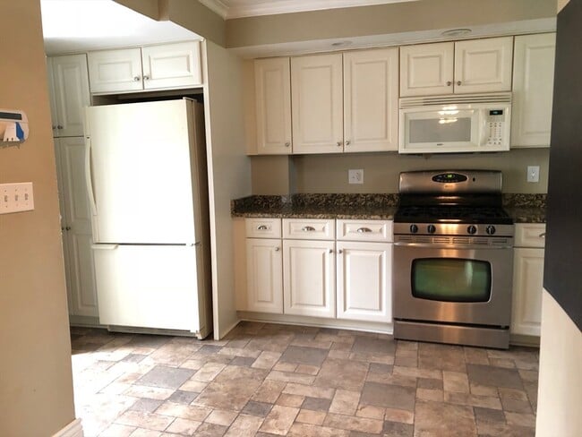 Photo - 27 Pleasant St Unit 1