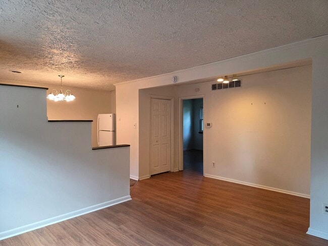 Photo - 110 E 40th St Unidad 2A