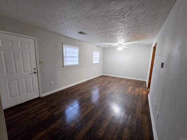 Photo - 222 Empire Rd
