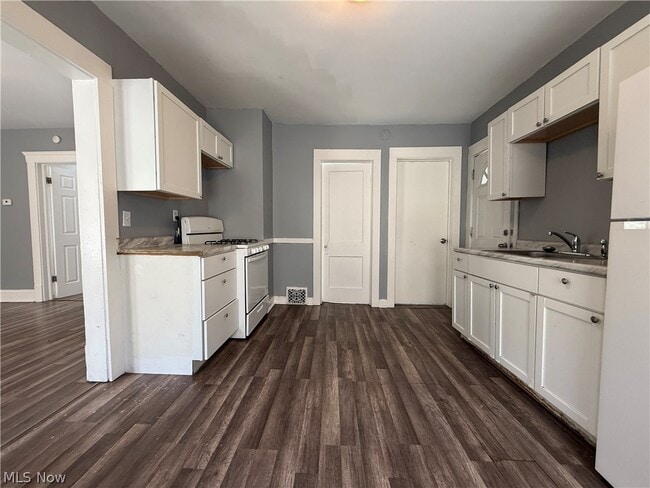 Photo - 3327 W 88th St