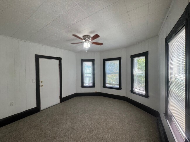 53 Hinckley St Unit 2