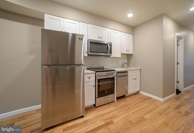 Building Photo - 1808 Willington St Unit 1