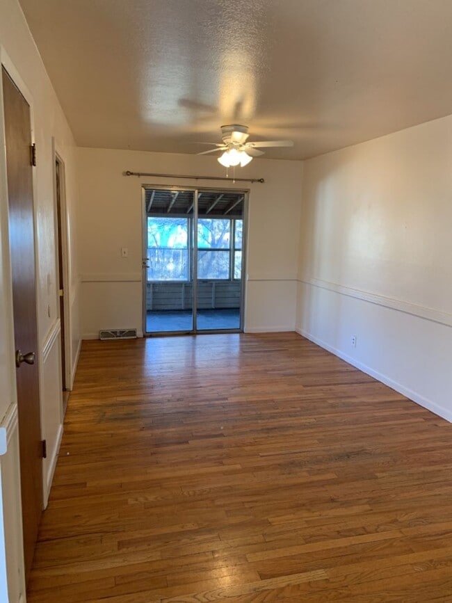 Photo - STUDENTS WELCOME! Spacious 5 Bed 2 Bath Ranch Home