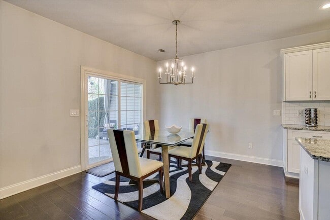 Photo - 685 Red Cedar Ct