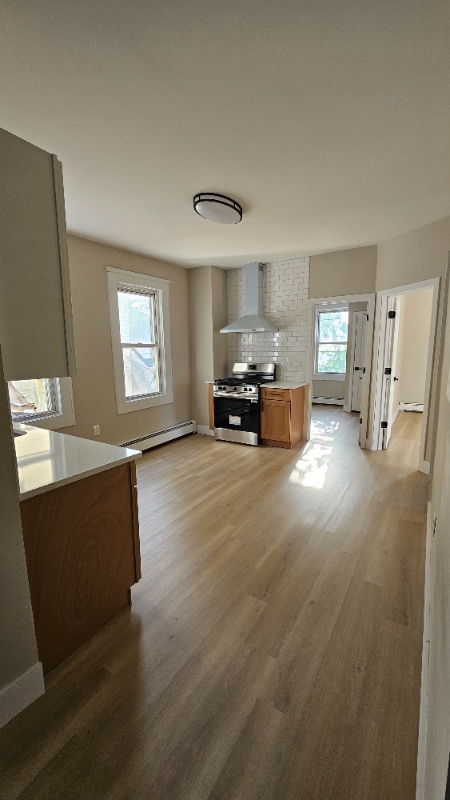 Building Photo - 378 E 18th St Rental