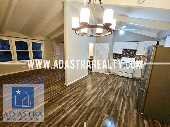 Photo - Open 3 Bed 2 Bath Home KCMO!!-Available NOW!!