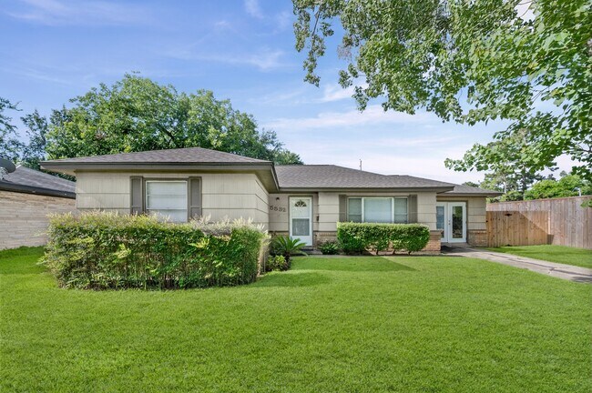 Building Photo - 5532 Meadow Creek Ln