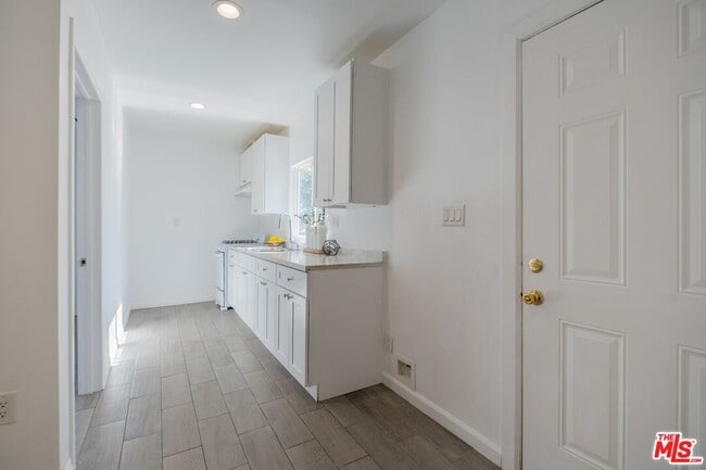 Photo - 8105 Bevis Ave