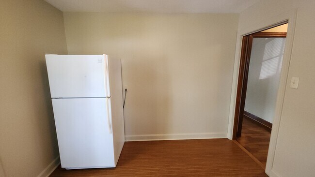 Photo - 1416 N Detroit Ave