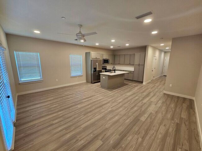 Photo - 469 Westgate Wy