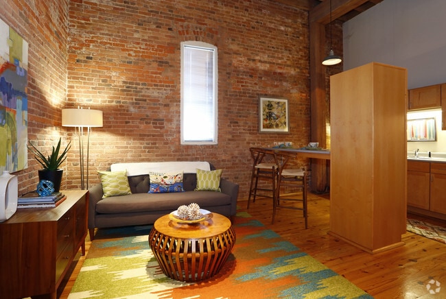 2BR, 1.5BA- 866SF Deluxe Two Bedroom I- Living Area