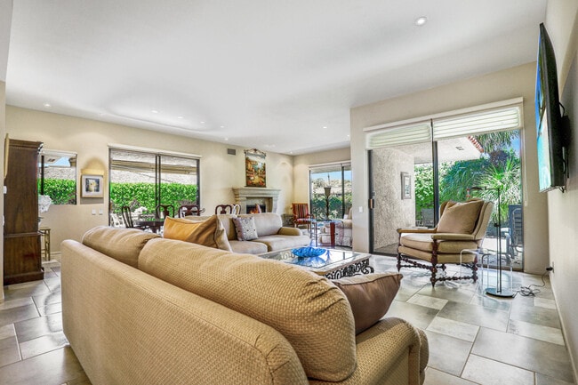 31 Stanford Dr