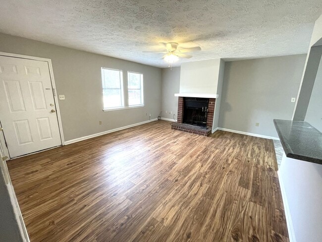 Photo - ESSEX CT - 110/112 Unidad 112