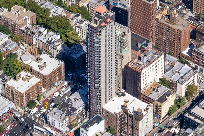 Photo - 303 E 60th St