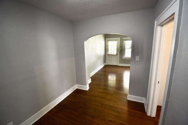 Photo - 522 Talaflo St