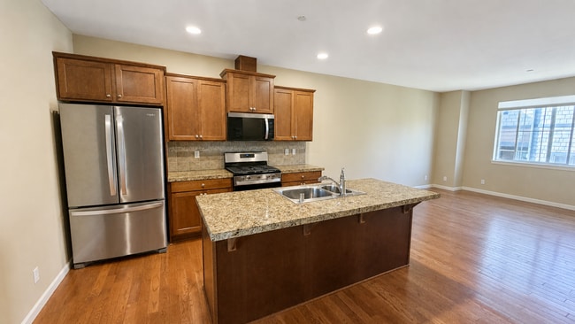 Photo - 931 4th Ave NE