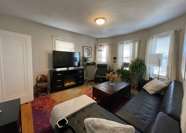 Building Photo - 21 Main St Unit 3 Rental
