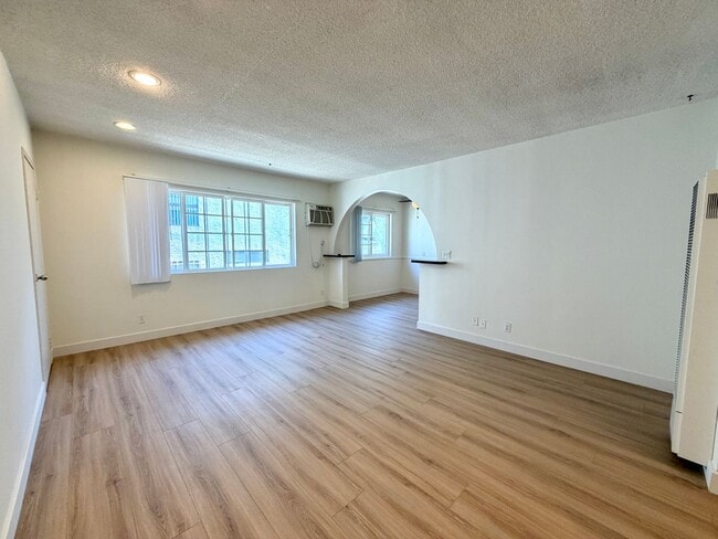 3631 Midvale Ave Unit 6