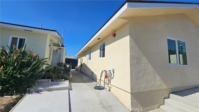 Photo - 1203 W Shorb St