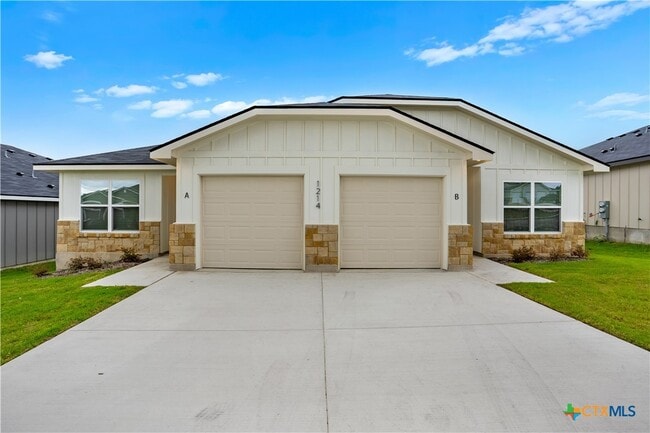 Building Photo - 1214 Concord Dr