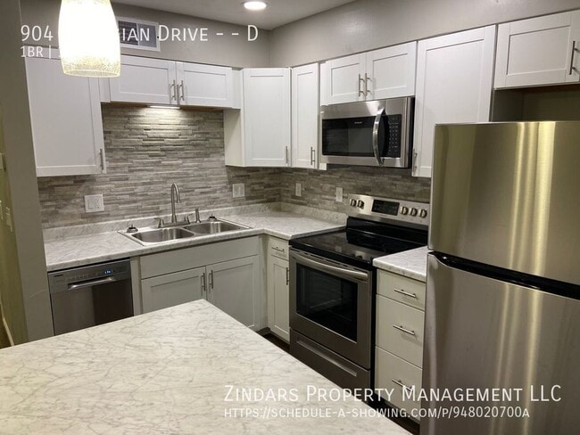 Building Photo - 904 Georgian Dr Unit D