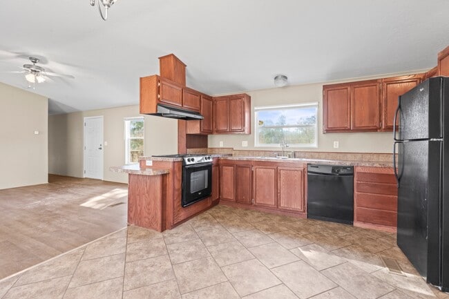 Photo - 15704 Country Way