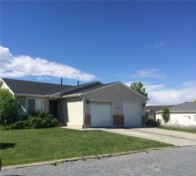 Photo - 1884 Shepard Ln