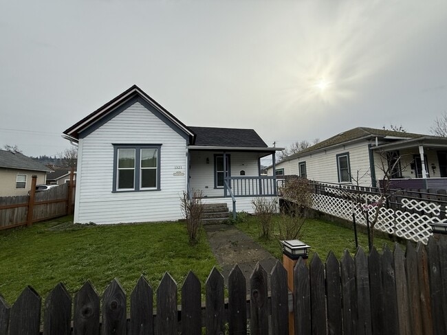 Photo - 1321 SE Mill St