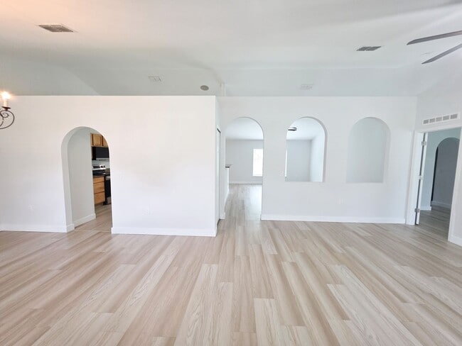 Photo - Beautiful 4 Bedroom in Gated Compass Pointe