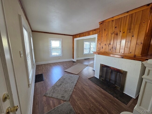 Photo - 210 N Midler Ave