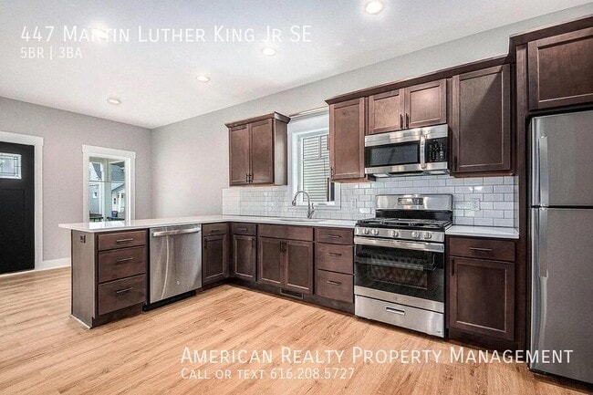 Photo - 447 M.L.K. Jr St SE