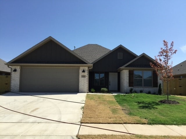 Building Photo - 231 Palm St